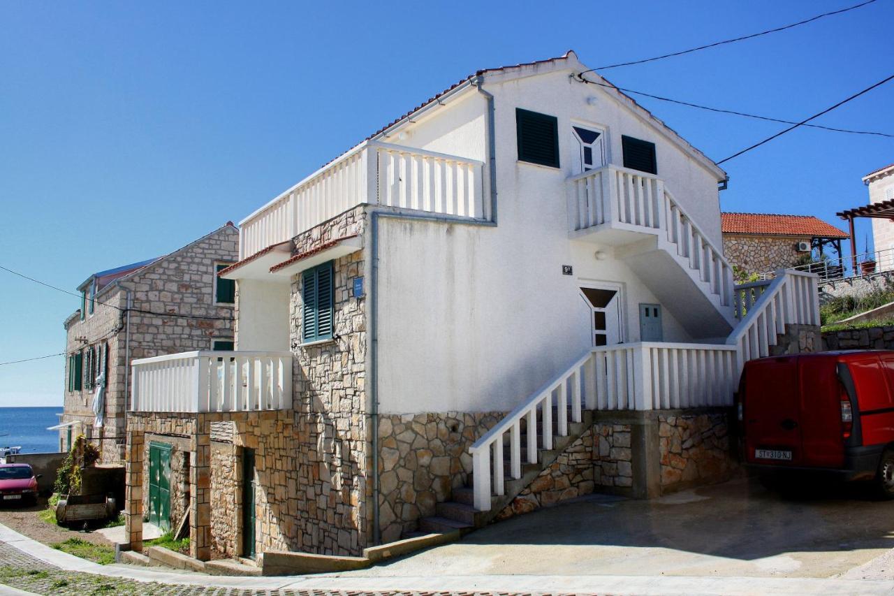 Apartments By The Sea Rukavac, Vis - 2478 Rukavac  Exterior photo