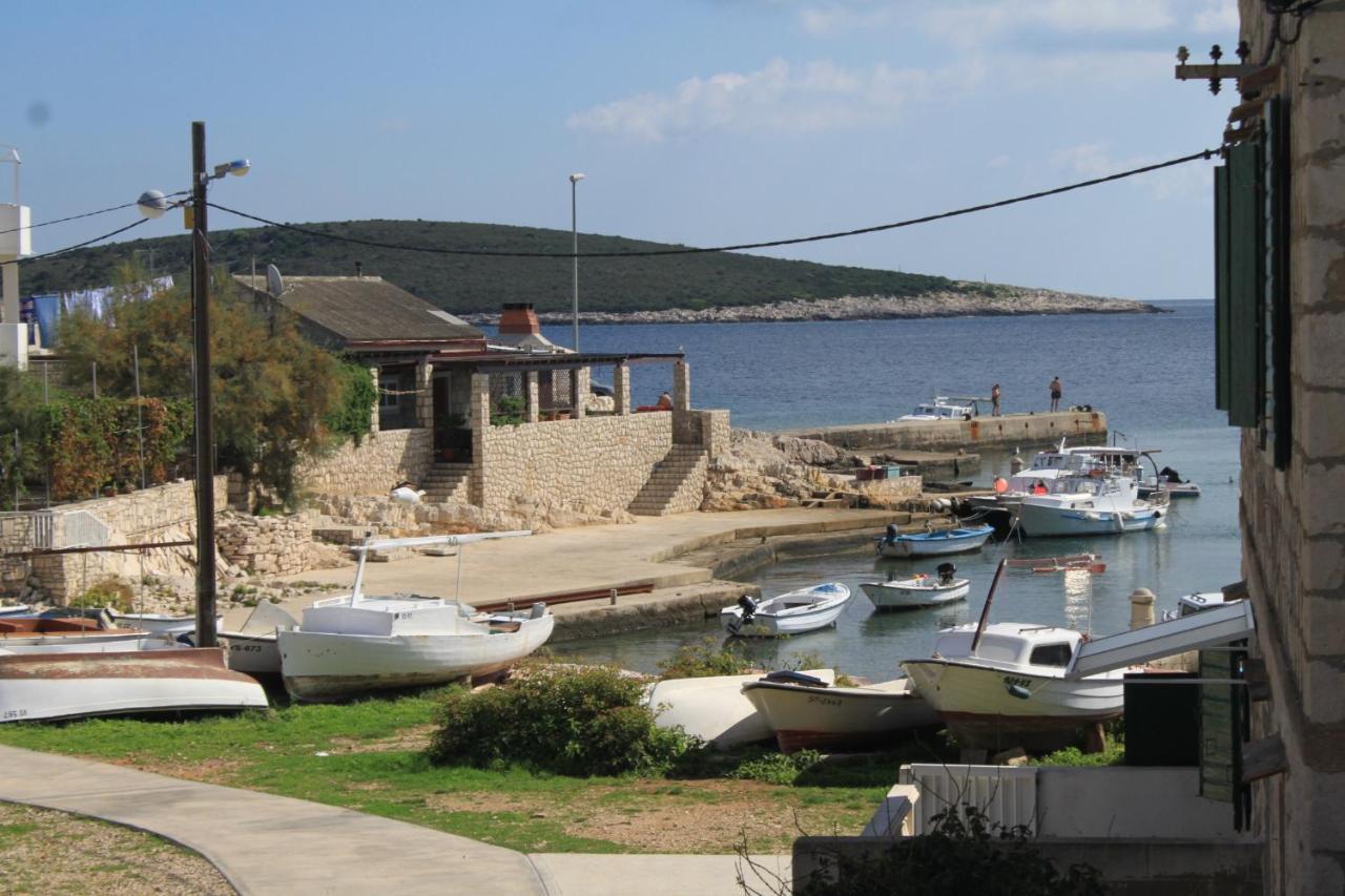 Apartments By The Sea Rukavac, Vis - 2478 Rukavac  Exterior photo